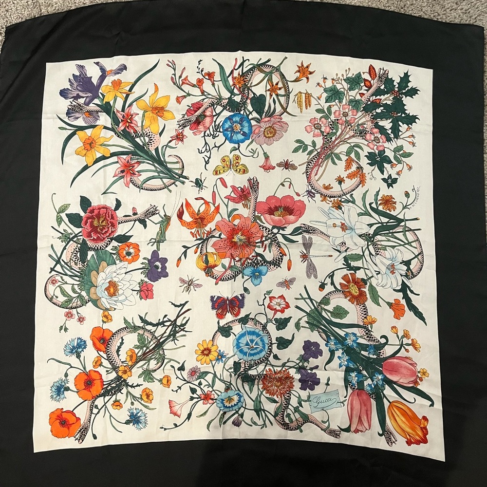 Floral vintage Gucci scarf
